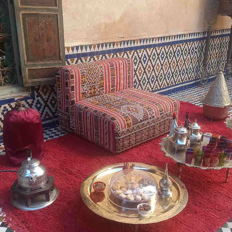 laeti-event-sejour-maroc-marrakech-au-printemps-jour-2-musee-d-art-culinaire-table